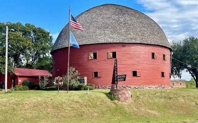 Arcadia-Round-Barn